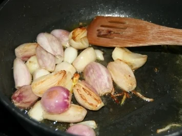 Räucherlachs mit Honigschalotten auf Toast - Rezept - Bild Nr. 3