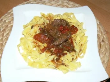 mariniertes Rindergulasch mit Bandnudeln - Rezept