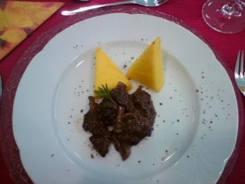 Rezept: Beuf en dante - Rindfleisch in Rotwein Bild Nr. 2 Beuf en dante - Rindfleisch in Rotwein - Rezept - Bild Nr. 2