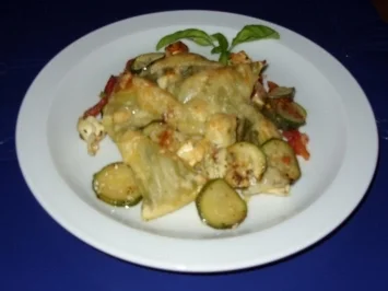 Maultaschenecken auf Zucchini-Tomatenbett mit zweierlei Käse überbacken - Rezept - Bild Nr. 8