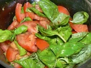 Basilikum-Tomatensalat - Rezept
