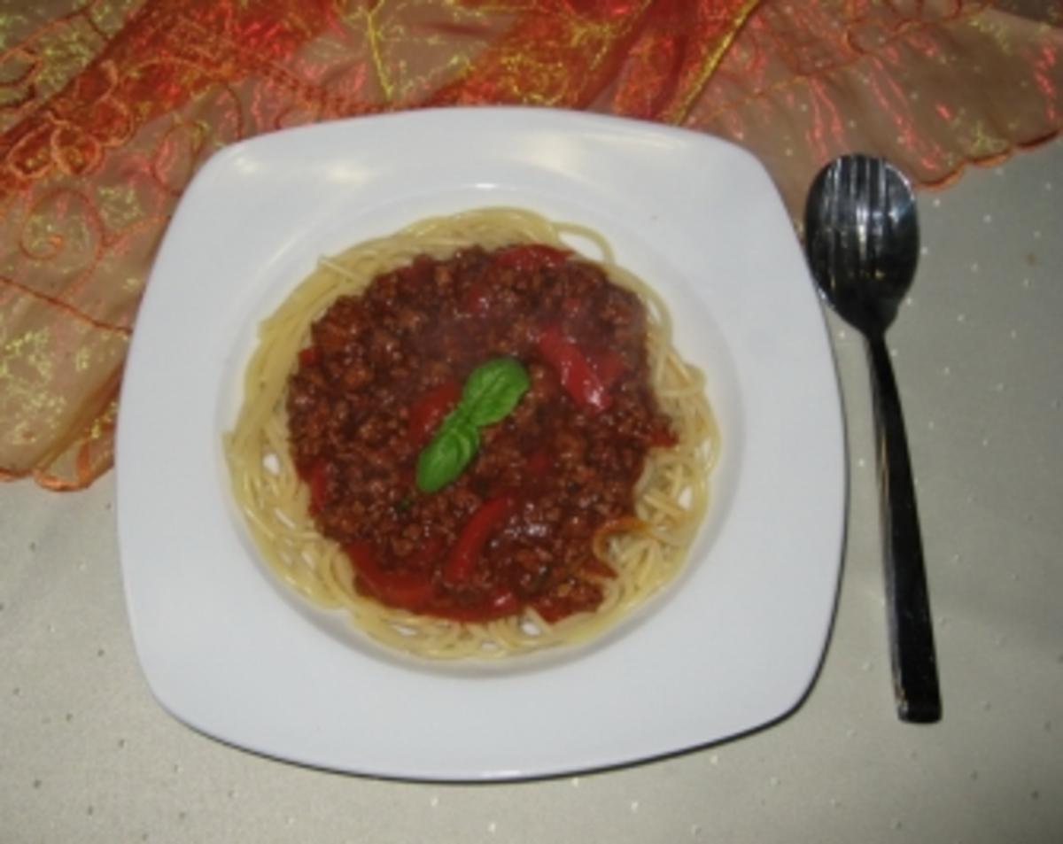 Bilder für Spagetti mit Paprika-Hacksauce - Rezept