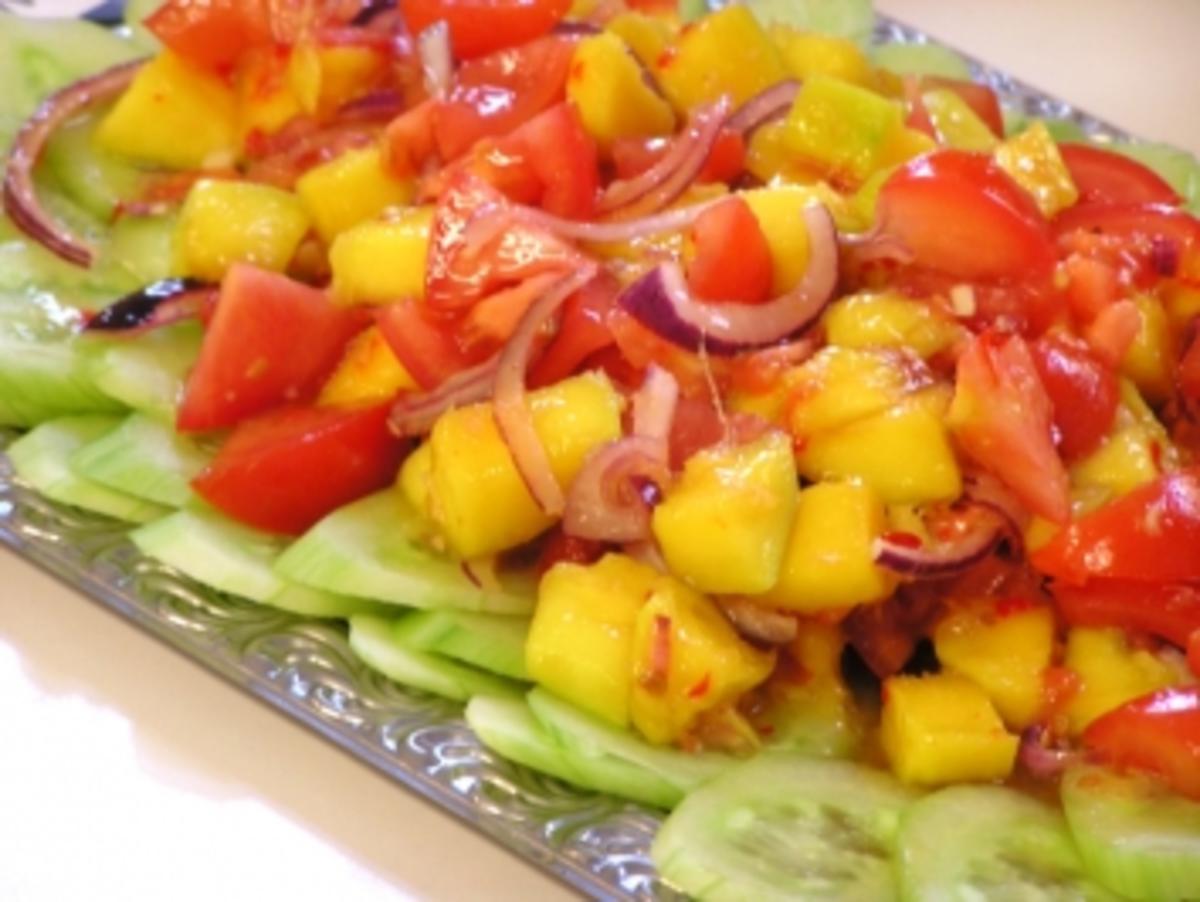 Bilder für Asiatischer Mango-Tomaten-Salat - Rezept