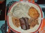 Straussenbraten mit Rahmsauce und Eierschwämmen, Zuccetti Pikata, frische Nudeln - Rezept