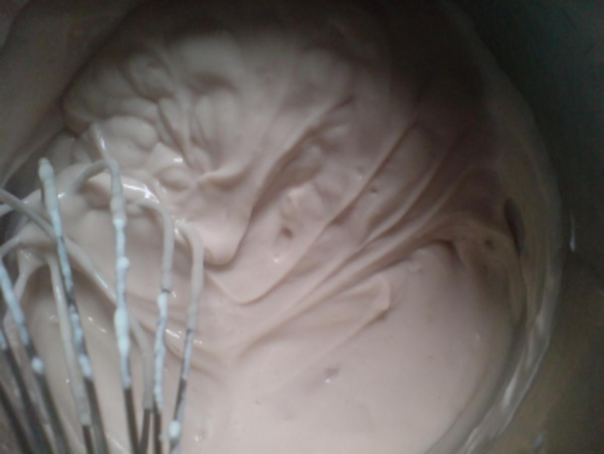 Dessert "Kirsch-Vanille-Creme mit Eierlikörsoße" - Rezept - Bild Nr. 3