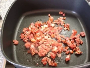 Herbstlicher Zucchini-Speckkuchen - Rezept