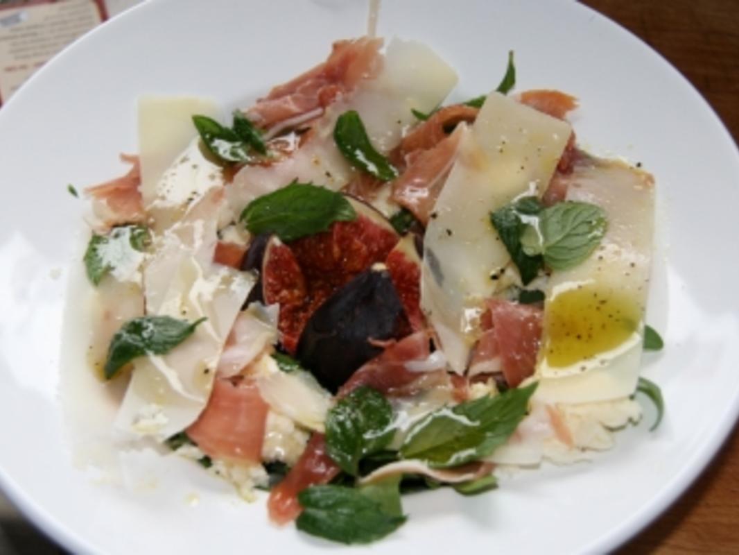 Rucolasalat mit Feigen, Mozzarella, Parmesan - Rezept - kochbar.de Rucolasalat mit Feigen, Mozzarella, Parmesan - Rezept - kochbar.de