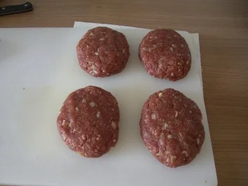 Griechische Hacksteaks - Rezept - Bild Nr. 7