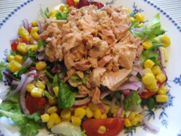 Salatteller mit Thunfisch und Mais... - Rezept - kochbar.de