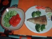 Kingfisch mit Broccoli - Gemüse. Gurken und Tomatensalat - Rezept