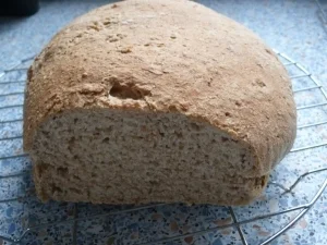 Pizzakatzes duftiges Landbrot - Rezept