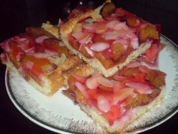 Pflaumenkuchen mit Geleeguß - Rezept