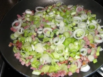 Rezept: Pfifferling-Omelett Bild Nr. 5 Pfifferling-Omelett - Rezept - Bild Nr. 5