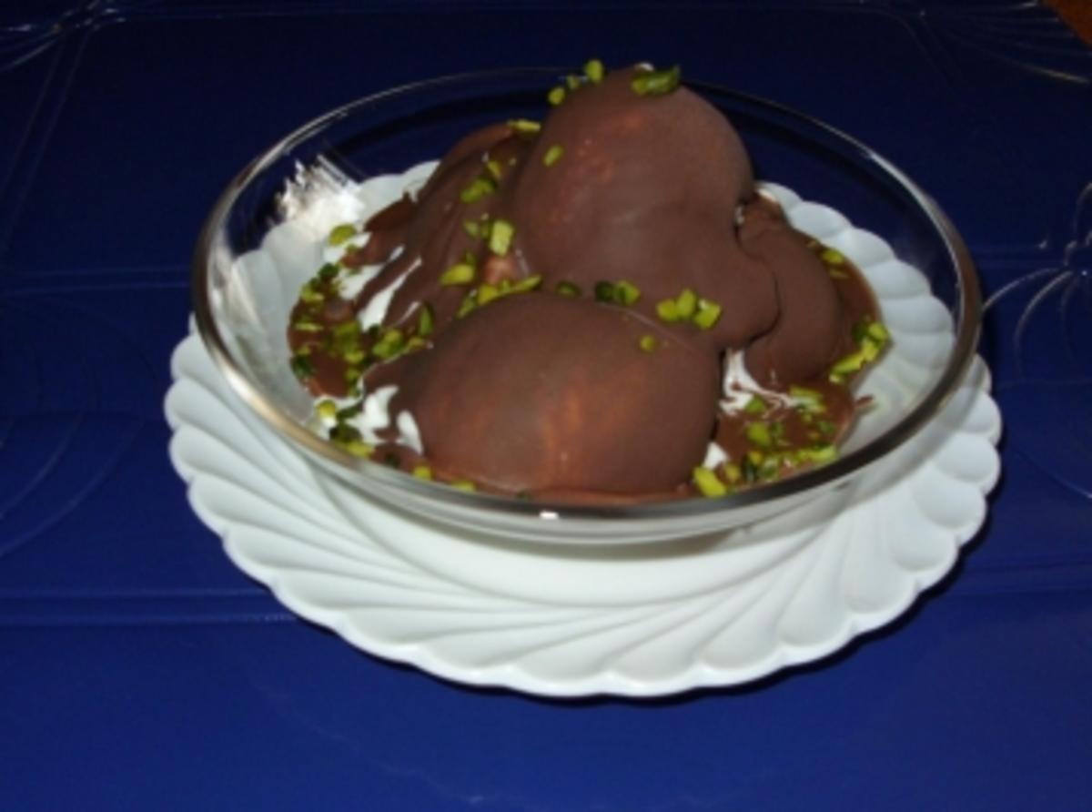 Joghurt-Sahne-Eis mit Schokoladenüberzug und Pistazienkerne - Rezept - Bild Nr. 3