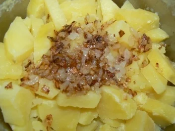 Broccoli-Blumenkohlauflauf mit Kartoffel-Zwiebelpüree und leckerem Fisch - Rezept - Bild Nr. 2