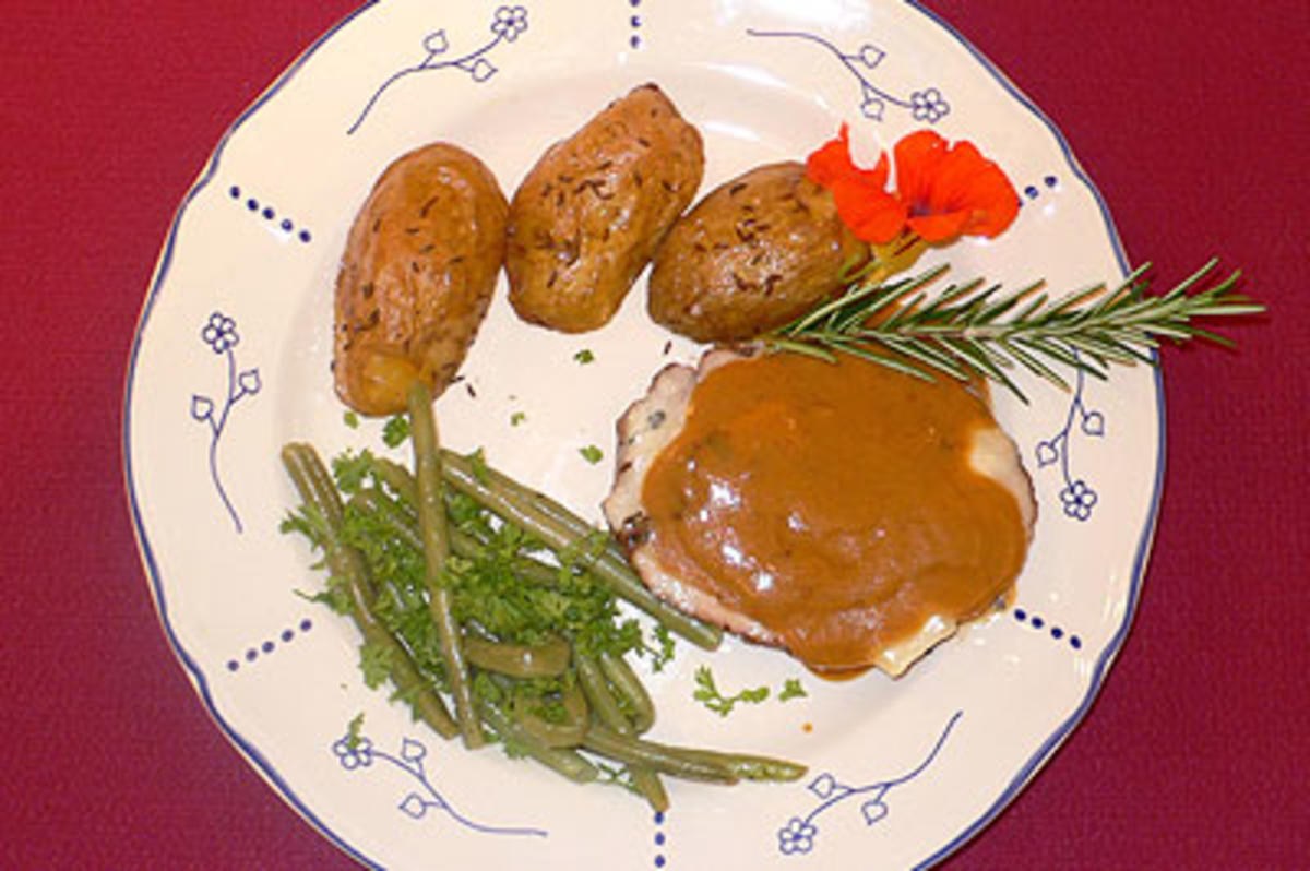 Lammkeule mit grünen Bohnen und Morsumer Blechkartoffeln mit Kümmel -
Rezept Gesendet von Das perfekte Dinner