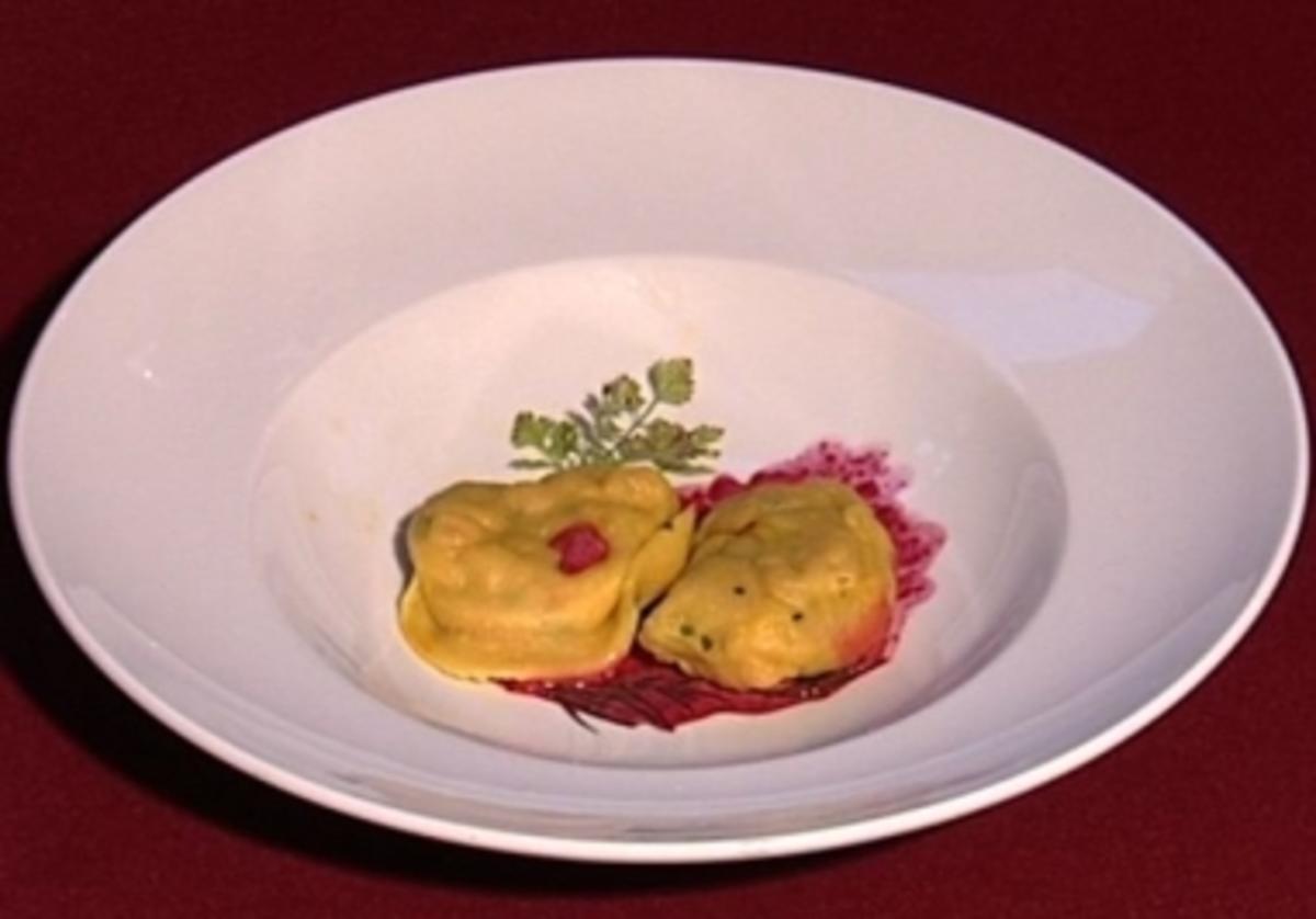 Shrimp-Safran-Tortellini an Rote-Bete-Schaum - Rezept - kochbar.de