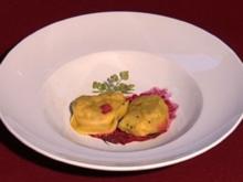 Shrimp-Safran-Tortellini an Rote-Bete-Schaum - Rezept