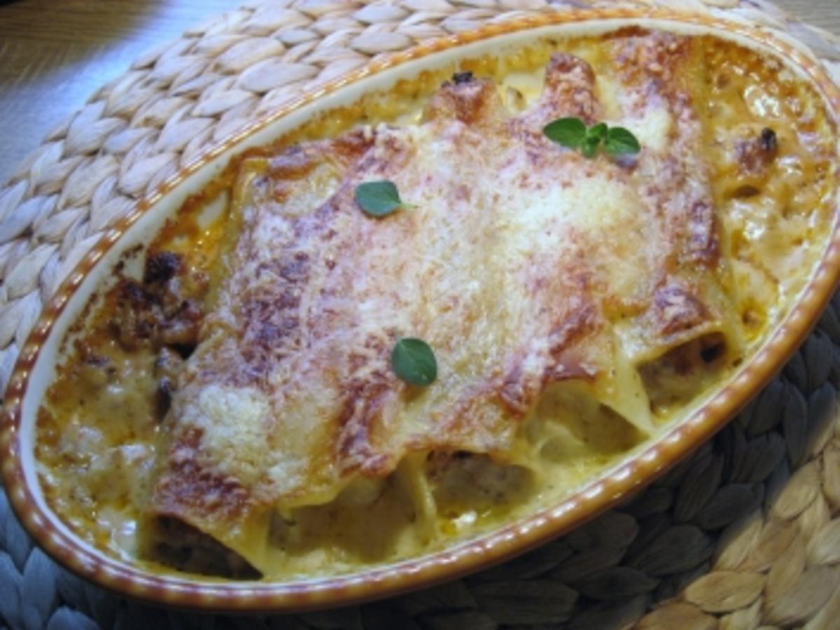 Cannelloni ... ... mit Hackfleisch und mit Lauch gefüllt - Rezept mit ...