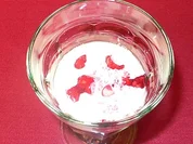 Sylter Rote Grütze mit Eis und Sahne - Ruarbrii me Is en Fleten - Rezept