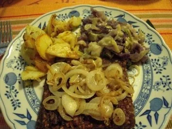Bi-Spitzkohl mit Panhas und Bratkartoffeln - Rezept - Bild Nr. 9
