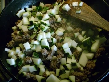 Rezept: Zucchini-Hackfleisch-Topf>> Bild Nr. 5 Zucchini-Hackfleisch-Topf>> - Rezept - Bild Nr. 5