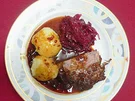 Rheinischer Sauerbraten nach Großmutters Art mit Klößen und Rotkraut - Rezept