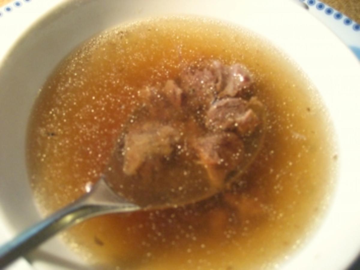 Klare Ochsenschwanz-Suppe mit Madeira... - Rezept - Bild Nr. 4