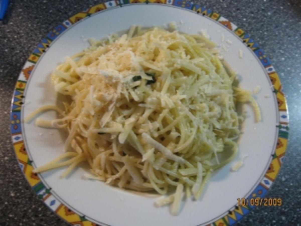 Spaghetti aglio e olio - Spaghetti mit Knoblauch und ÖL - Rezept