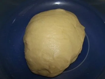 Hefezopf mit Marzipan und Aprikosen - Rezept - Bild Nr. 2