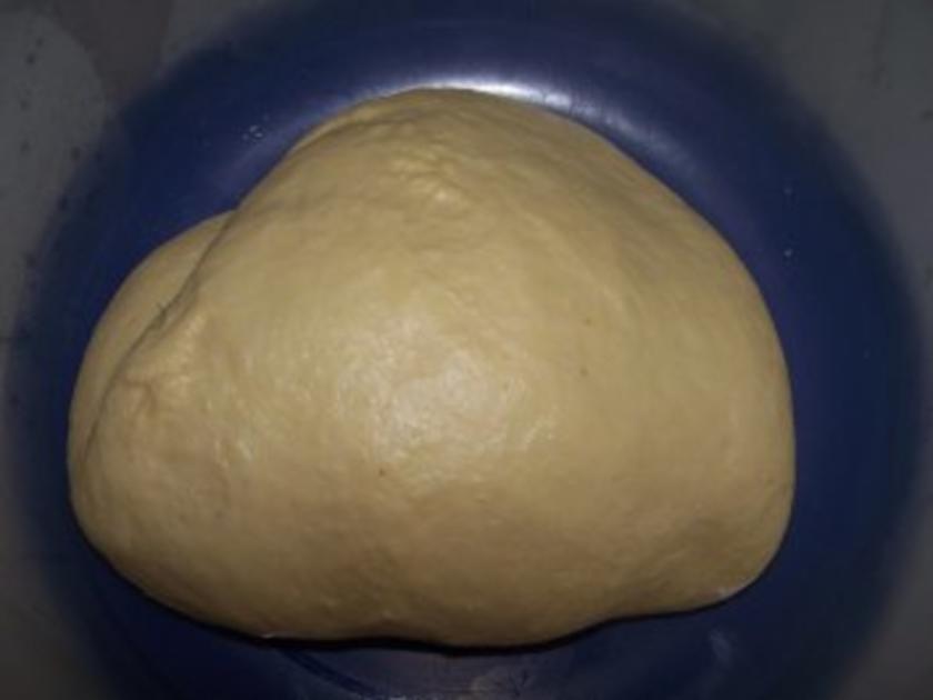 Hefezopf mit Marzipan und Aprikosen - von Florinda