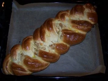 Hefezopf mit Marzipan und Aprikosen - Rezept - Bild Nr. 9