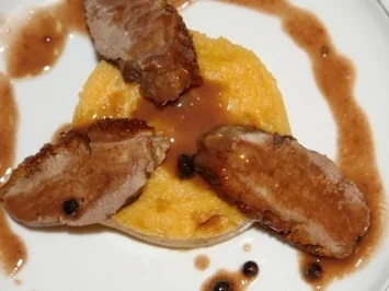 Entenbrust im Rotwein-Wacholderbeer Soße - Rezept