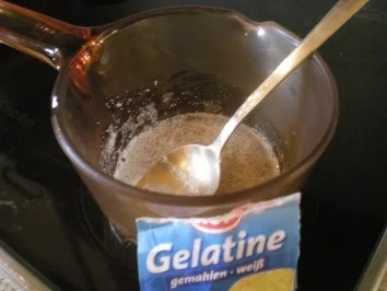 Rezept: Champagner-Amaretti Creme Bild Nr. 3 Champagner-Amaretti Creme - Rezept - Bild Nr. 3