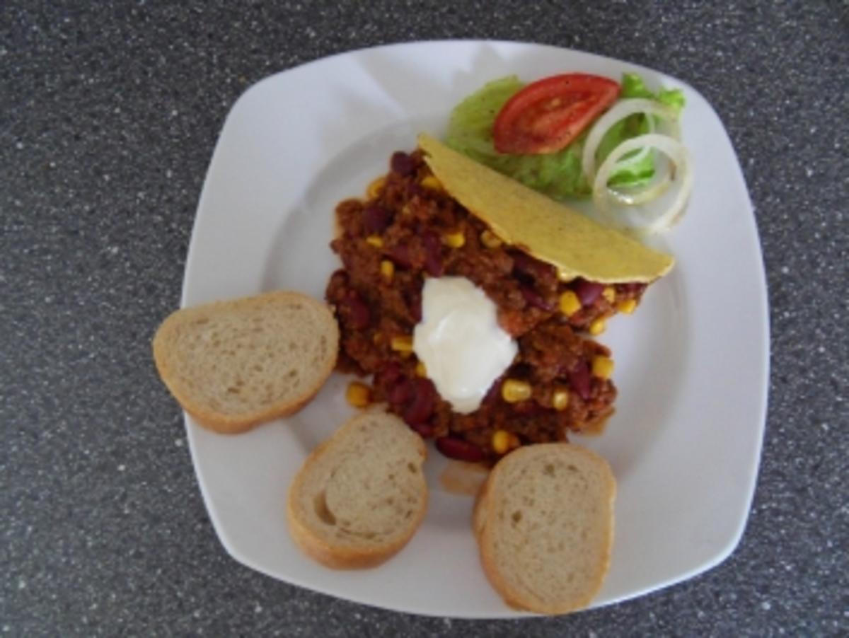 Chili con Carne in Taco shells - Rezept