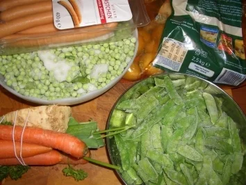 Rezept: Erbsensuppe mit Würstel Bild Nr. 2 Erbsensuppe mit Würstel - Rezept - Bild Nr. 2