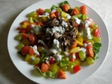 Salatteller mit Champignons, Papaya und Weintrauben - Rezept