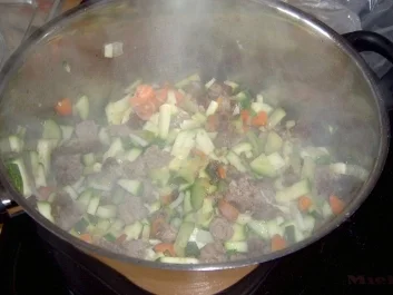 Suppe: Zucchini-Hackfleischtopf - Rezept - Bild Nr. 2