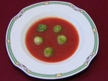 Geeiste Tomaten-Melonen Suppe mit Cucumis-Melo-Kugeln und frischem Ciabatta (Peter Nottmeier) - Rezept