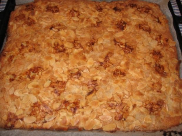 Blitz-Butter-Kuchen mit Mandeln - Rezept - kochbar.de