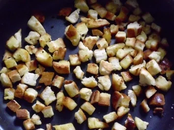 Rezept: Rippchen gekocht ~ Wiener Kartoffelklöße ~ Meerrettichsoße Bild Nr. 4 Rippchen gekocht ~ Wiener Kartoffelklöße ~ Meerrettichsoße - Rezept - Bild Nr. 4