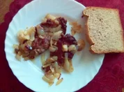 Steak mit Zwiebel zu Brot - Rezept