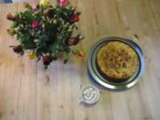 Appelkuchen mit Schmandguss überbacken und mit Walnussirup beglänzt - Rezept
