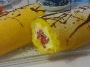 Rezept: Biskuitroulade mit Himbeer - Joghurtfรผlle Biskuitroulade mit Himbeer - Joghurtfรผlle - Rezept