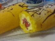 Biskuitroulade mit Himbeer - Joghurtfülle - Rezept