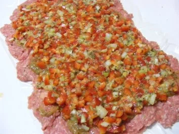 Rezept: Hackrolle mit Paprikafüllung Bild Nr. 3 Hackrolle mit Paprikafüllung - Rezept - Bild Nr. 3