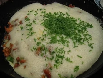 Pfifferlinge mit Lauchzwiebeln und Rührei - Rezept - Bild Nr. 5