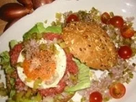 Mett mit Spiegelei - Rezept