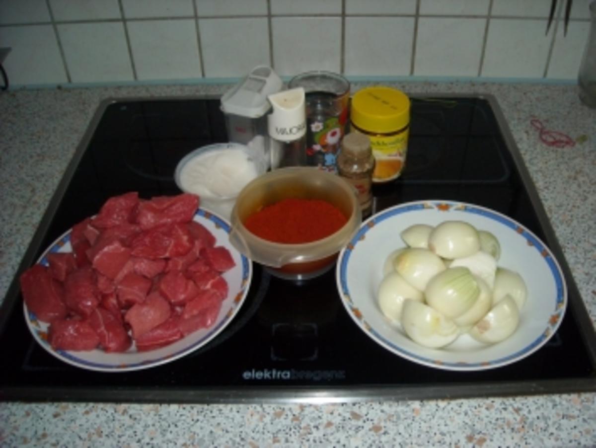 Bilder für Rindsgulasch herzhaft - Rezept