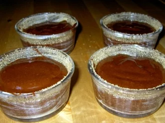 Rezept: Schokoladensoufflé Bild Nr. 3 Schokoladensoufflé - Rezept - Bild Nr. 3